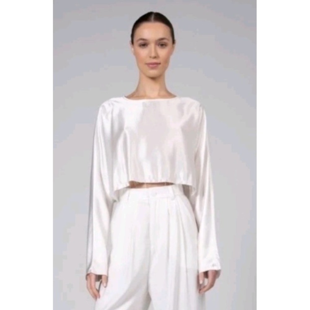 NONchalant Label Blouse Size X-Small Ivory Satin Emilia Crop Long Sleeve